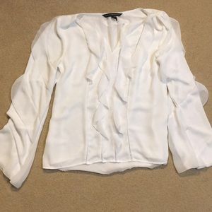 White House Black Market sz 2 white top